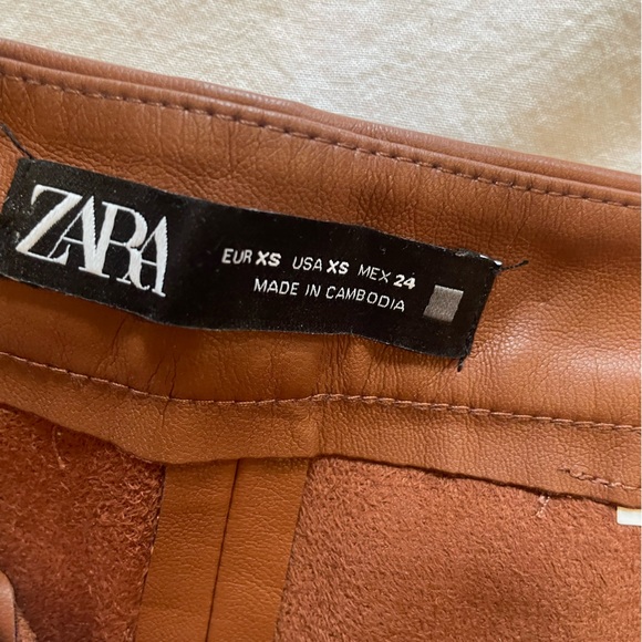 NWOT: π€ Zara Tan Brown Faux Leather Leggings Pants
Skinny Pants Size XS π¦ - Picture 11 of 12